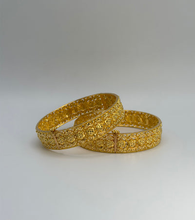 22KT Gold Kangans (sz. 2.4)