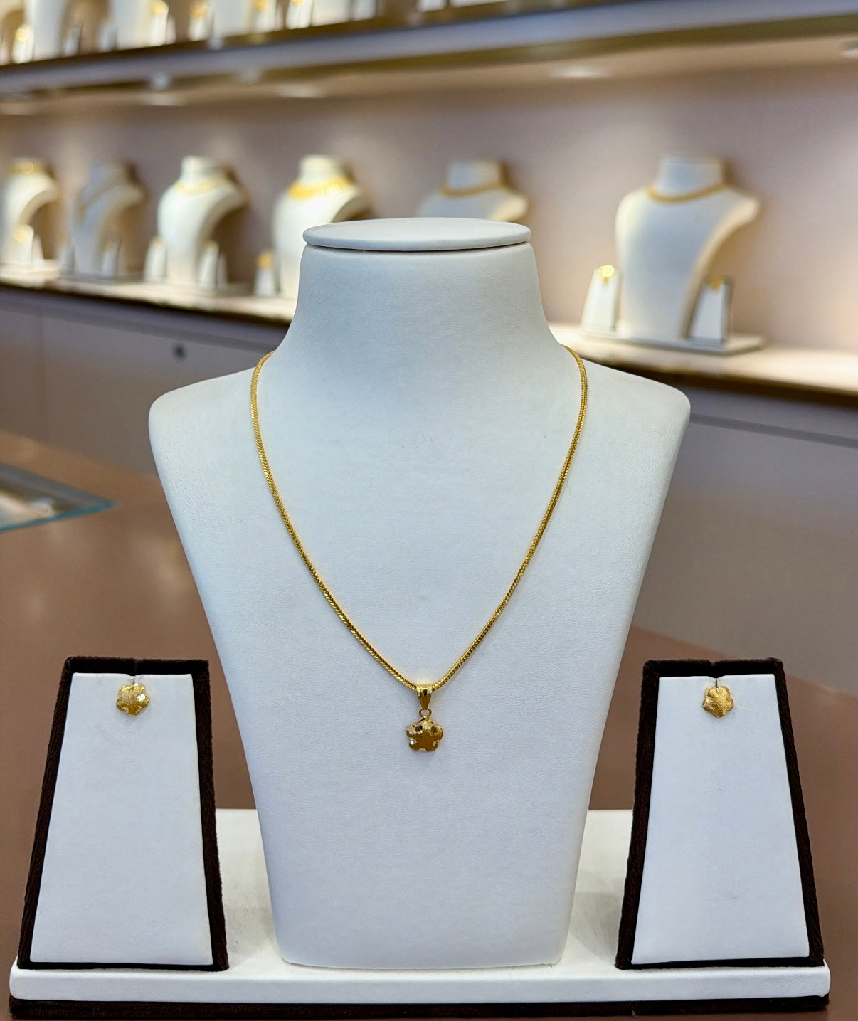 22KT Gold Pendant Set