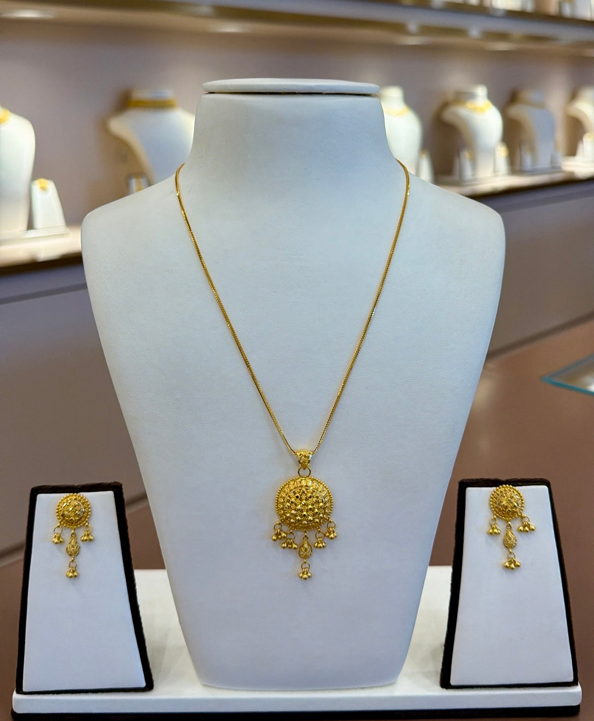 22KT Gold Pendant Set