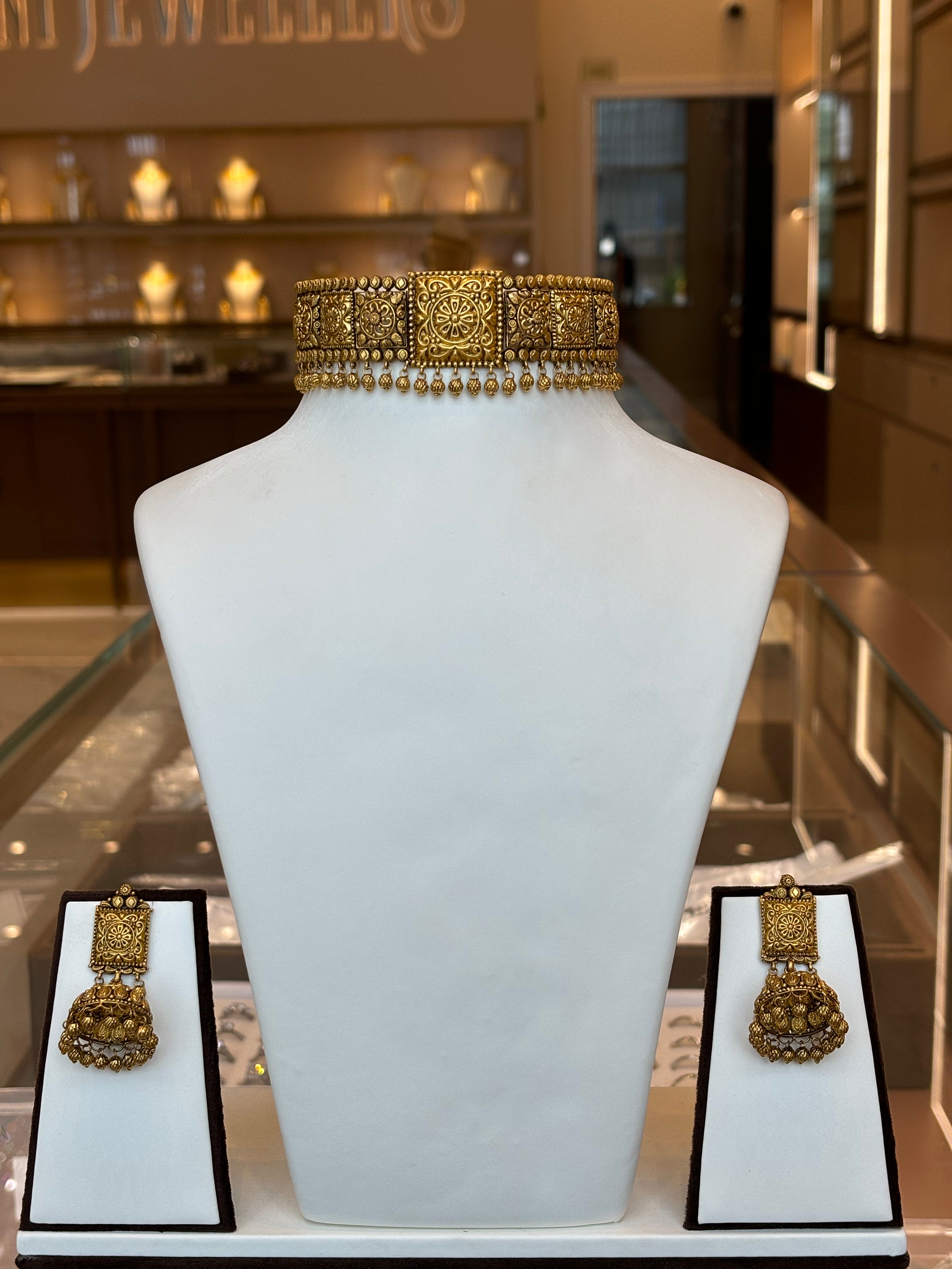22KT Antique Gold Choker Set