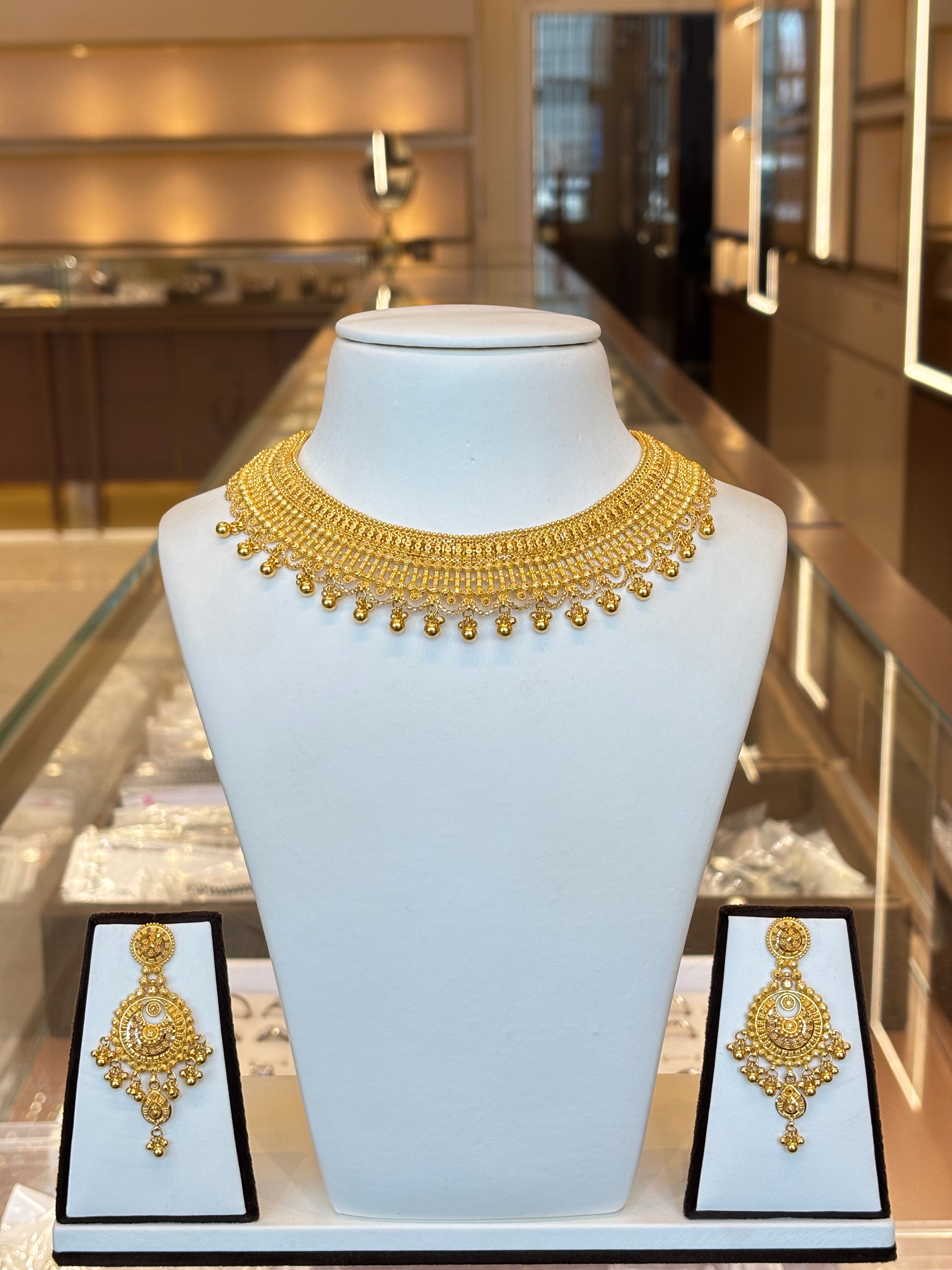 22KT Gold Collar Set