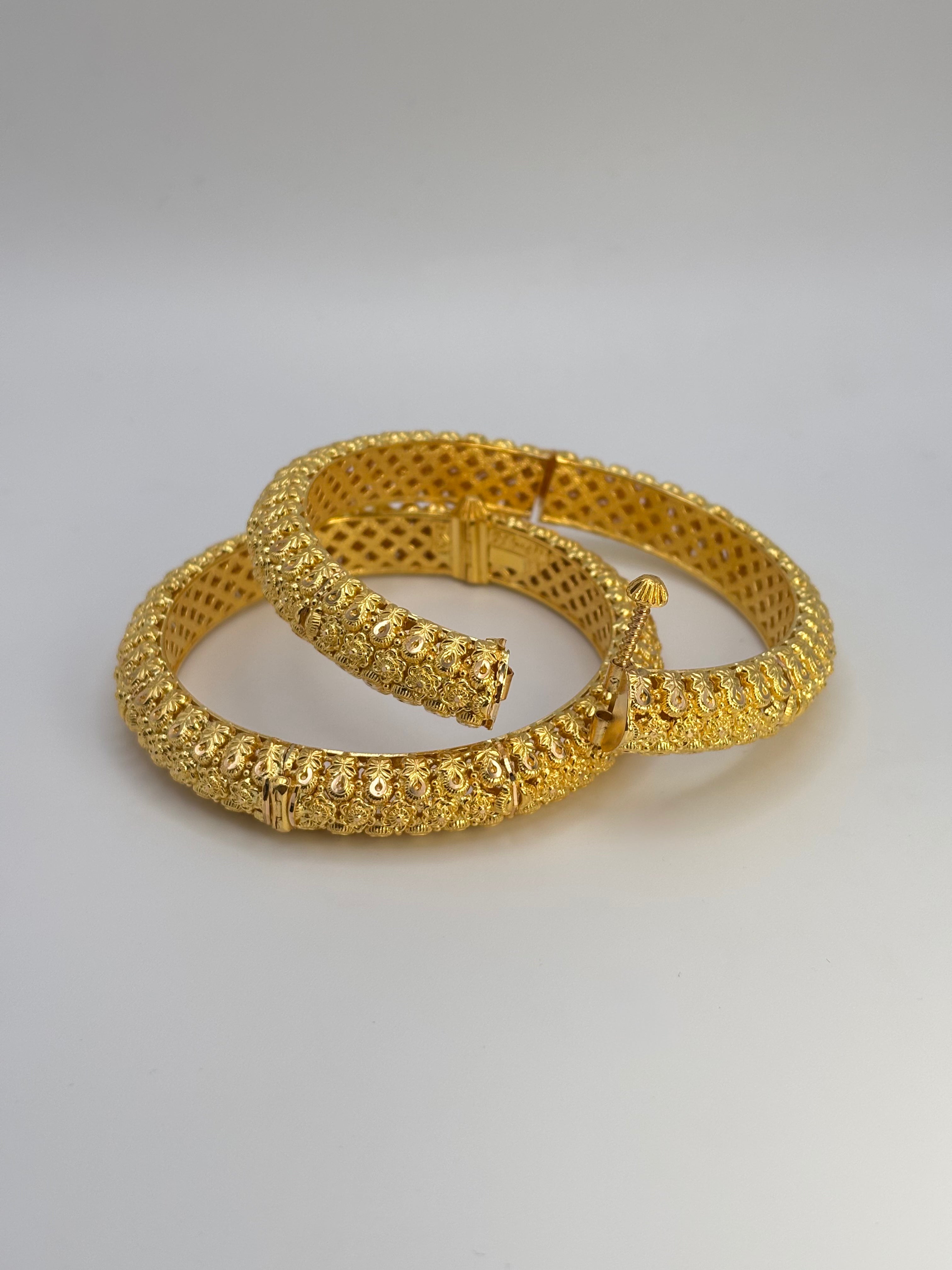 22KT Gold Kangans