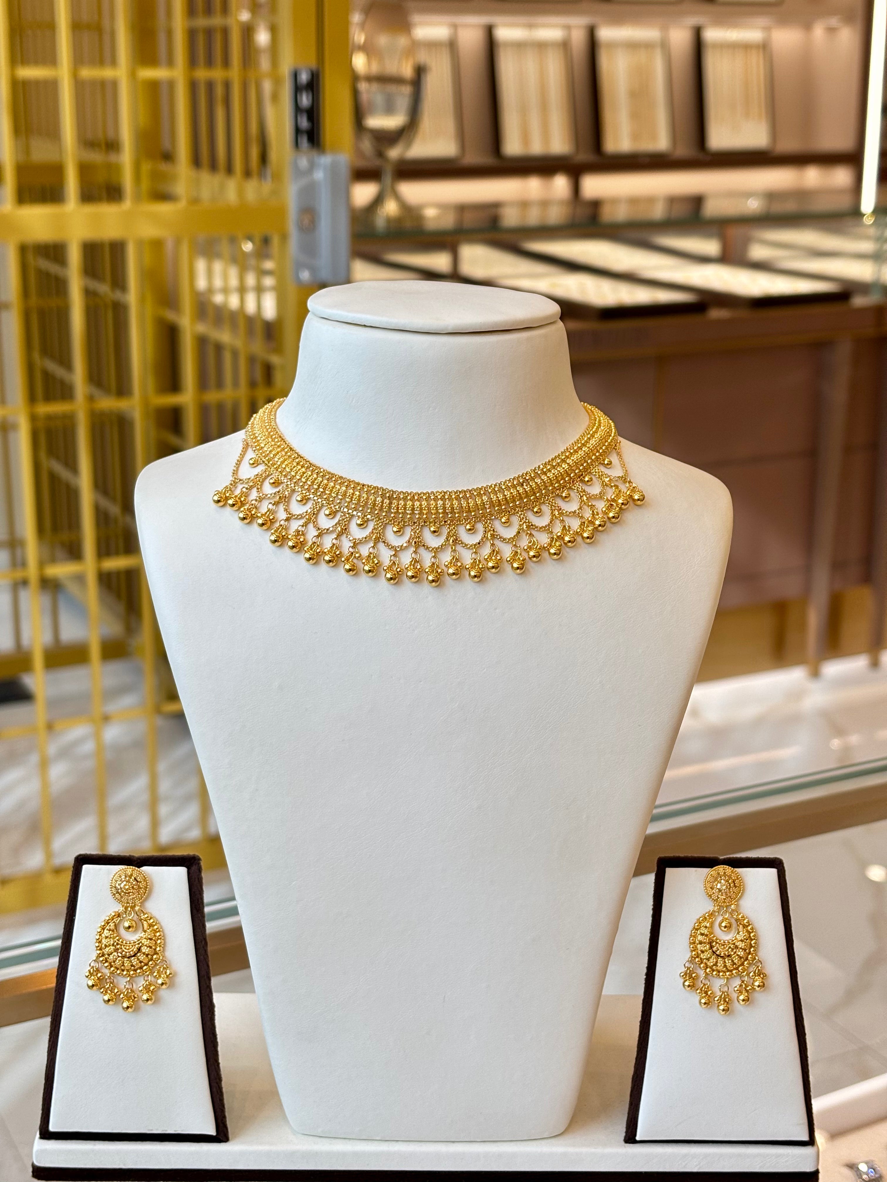 22KT Gold Collar Set