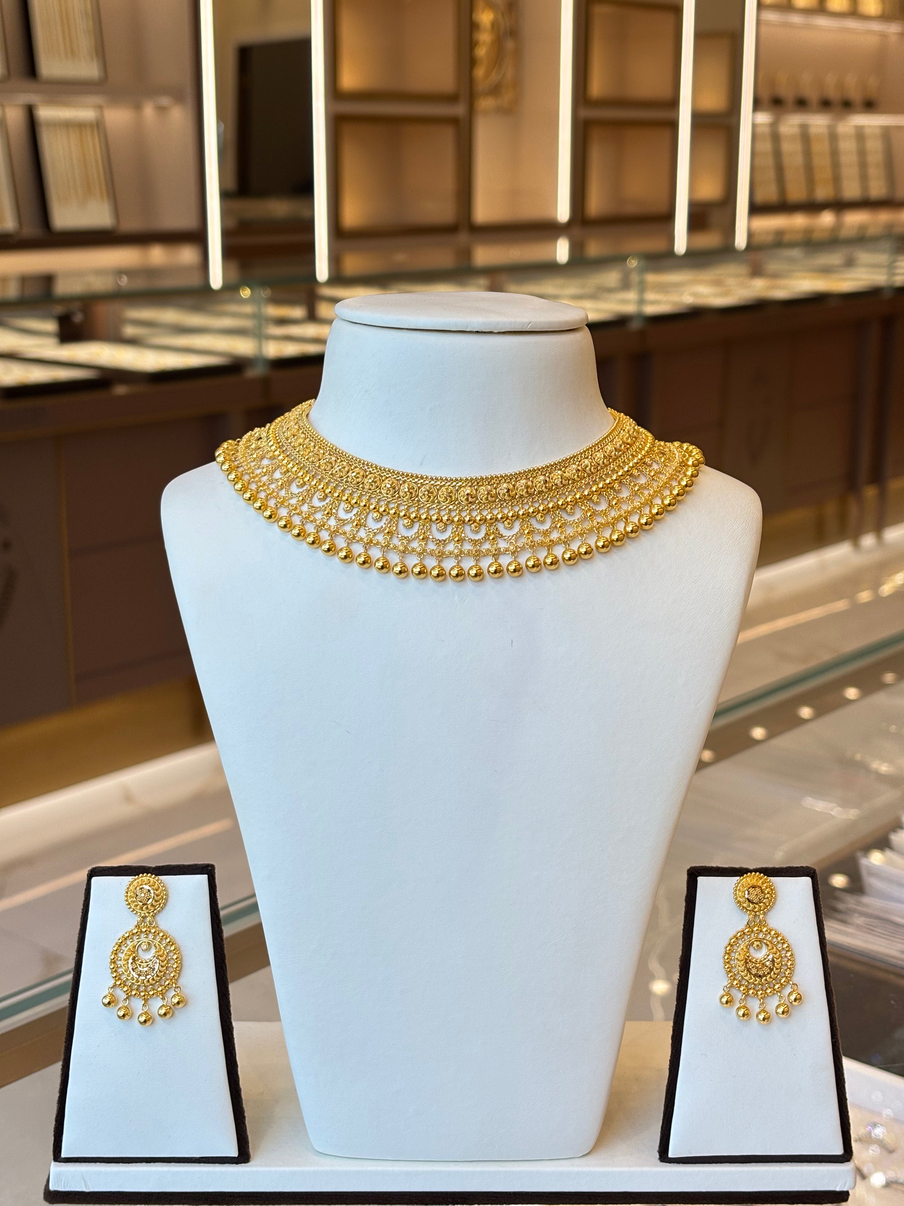22KT Gold Collar Set