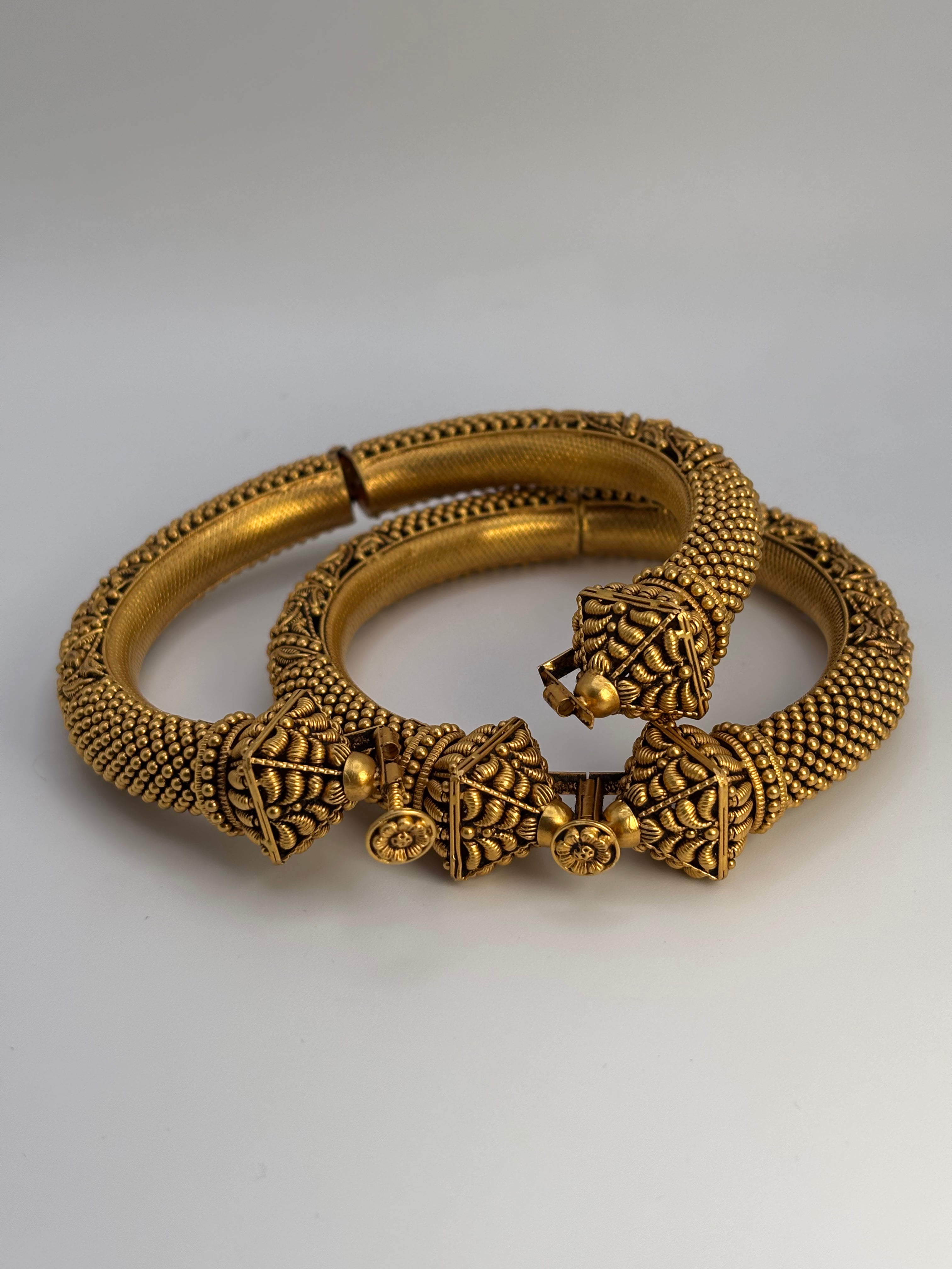 22KT Antique Gold Kangans