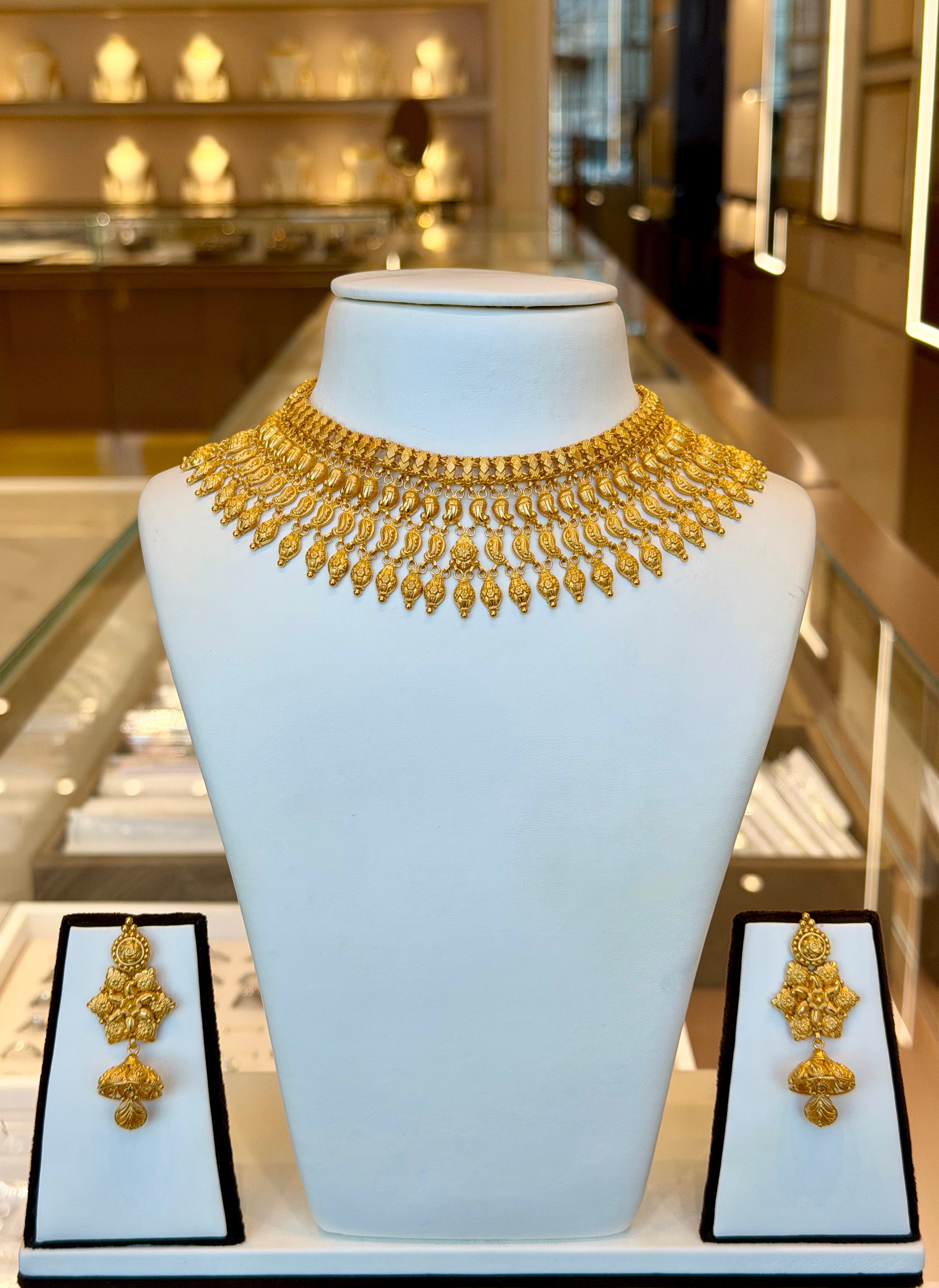 22KT Gold Collar Set