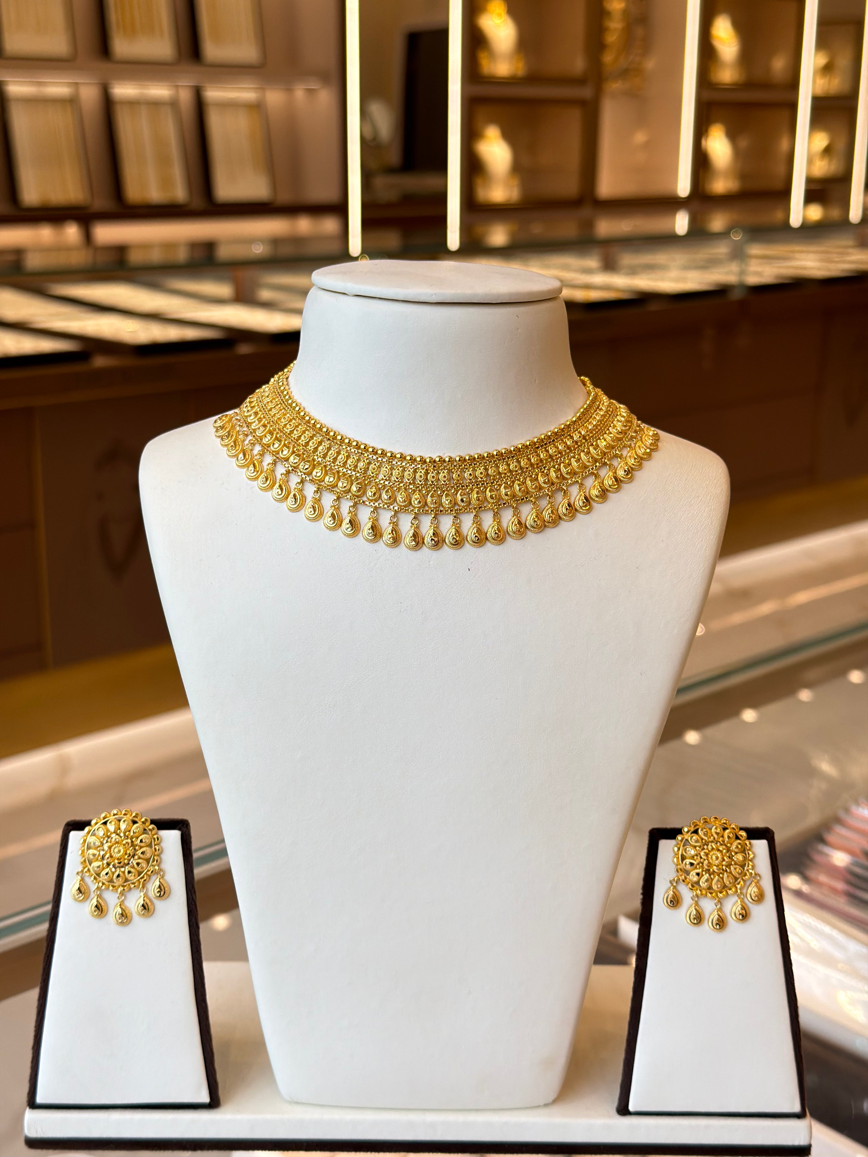 22KT Gold Collar Set