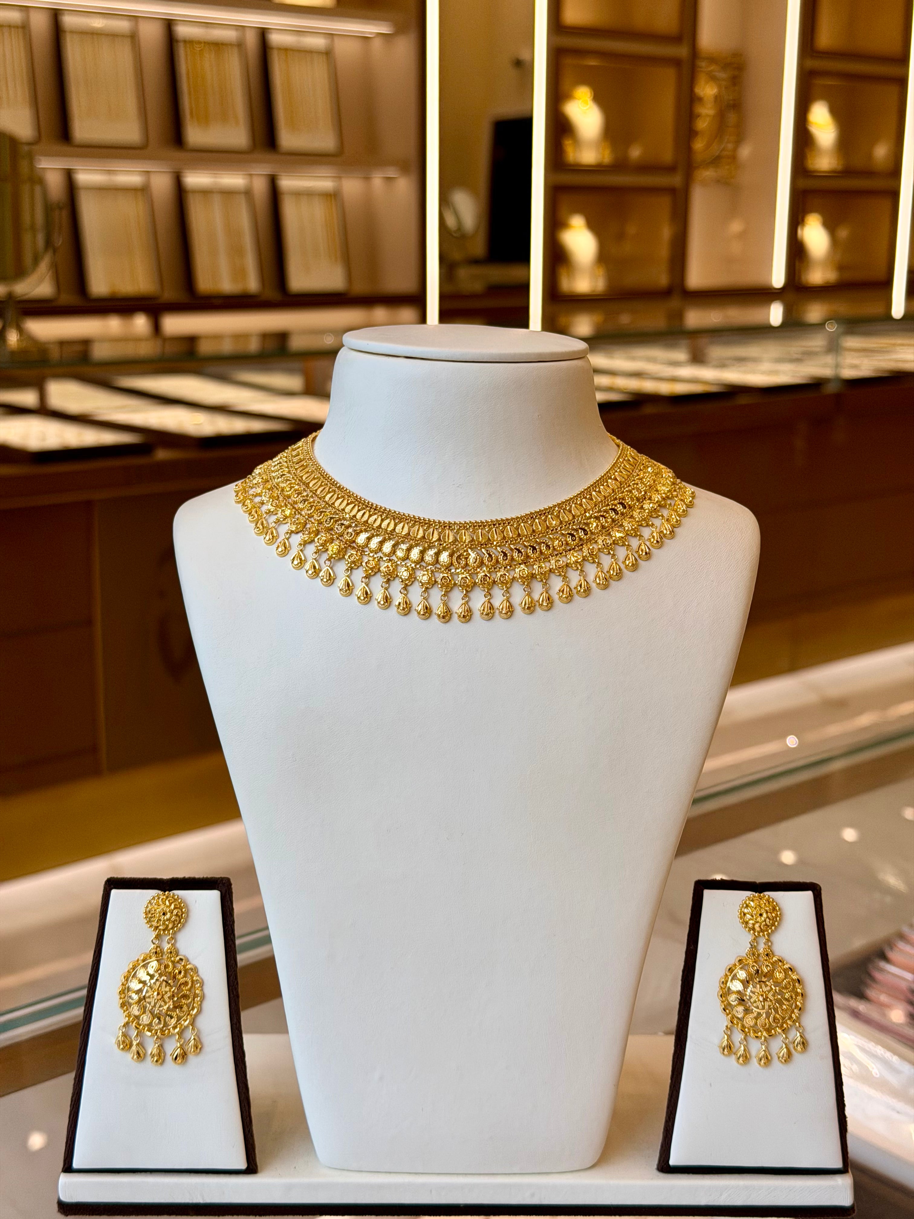 22KT Gold Collar Set