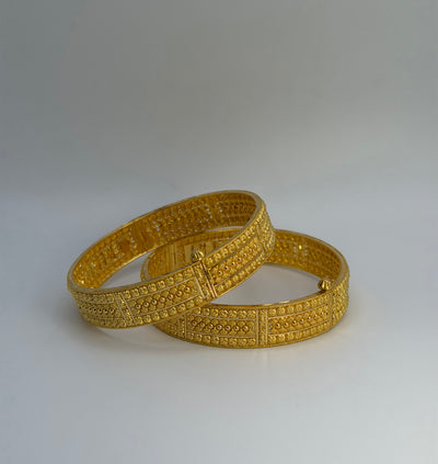 22KT Gold Kangans (sz. 2.4)