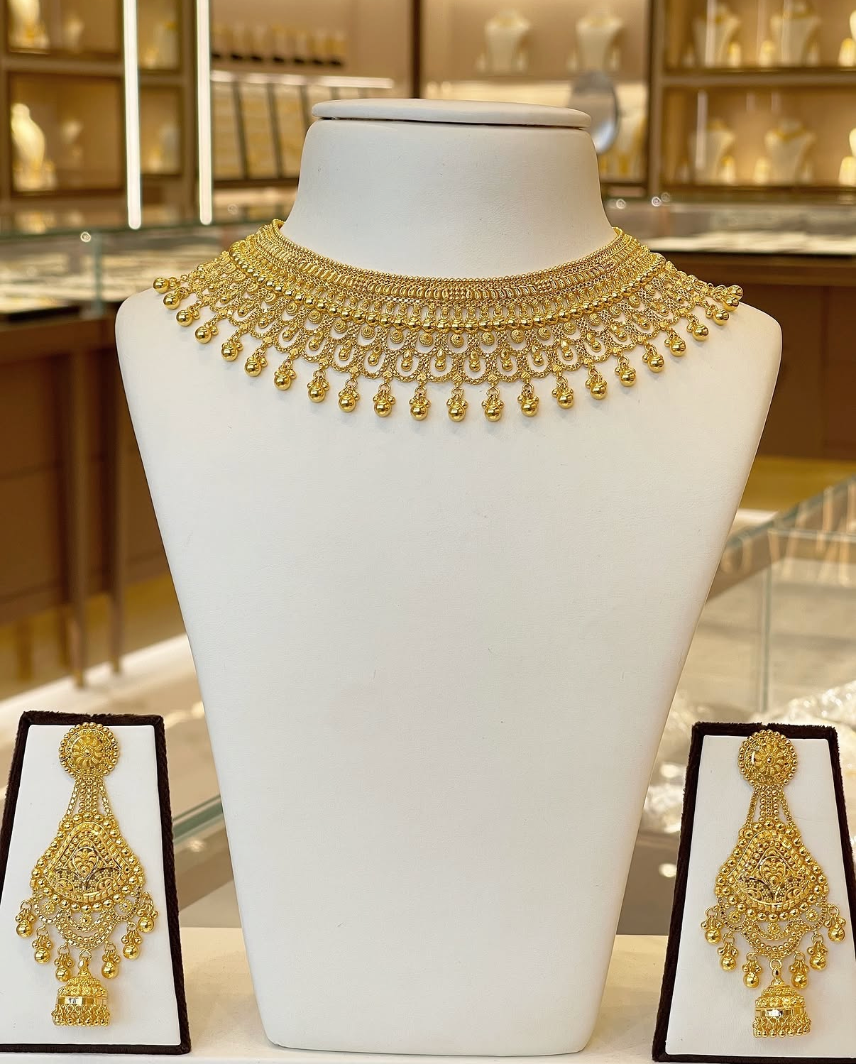 22KT Gold Collar Set