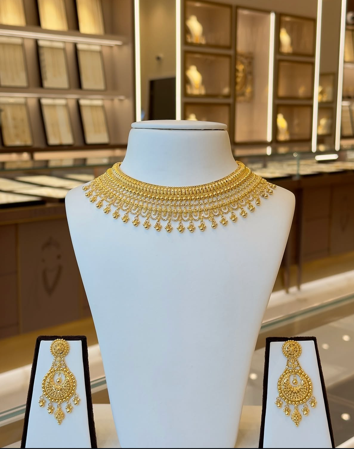 22KT Gold Collar Set