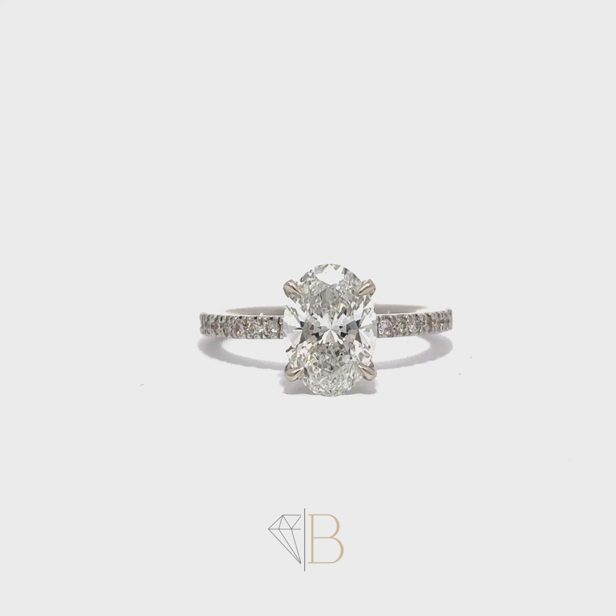 14KT White Gold Oval Diamond Ring